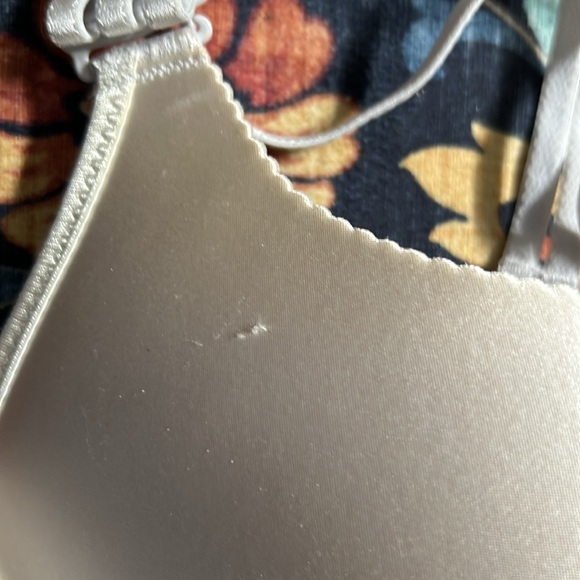 NWT Estey Bra with extension - Picture 9 of 10